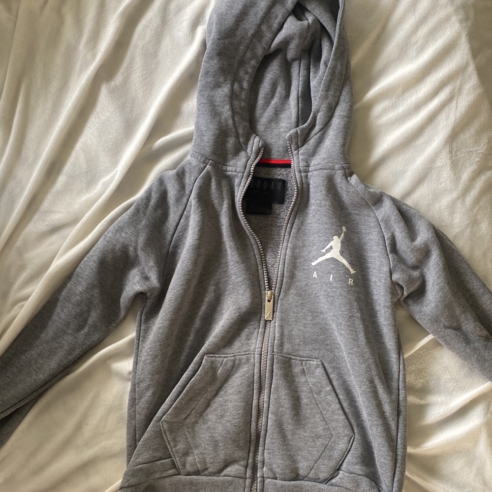 Nike Jordan boys size small (7/8) hoodie - Picture 2 of 3